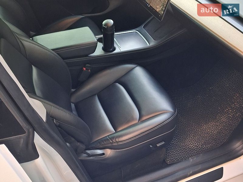 Внедорожник / Кроссовер Tesla Model Y 2021 в Днепре
