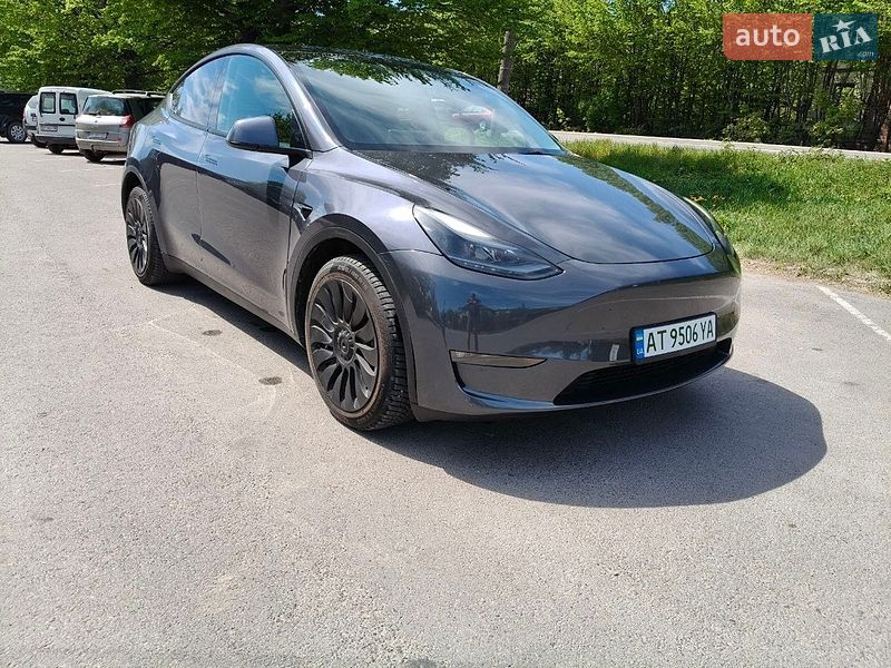 Внедорожник / Кроссовер Tesla Model Y 2023 в Ивано-Франковске