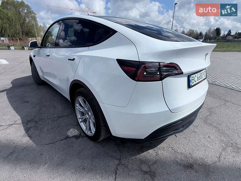 Внедорожник / Кроссовер Tesla Model Y 2023 в Львове