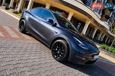 Внедорожник / Кроссовер Tesla Model Y 2024 в Киеве