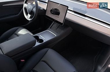 Внедорожник / Кроссовер Tesla Model Y 2024 в Киеве