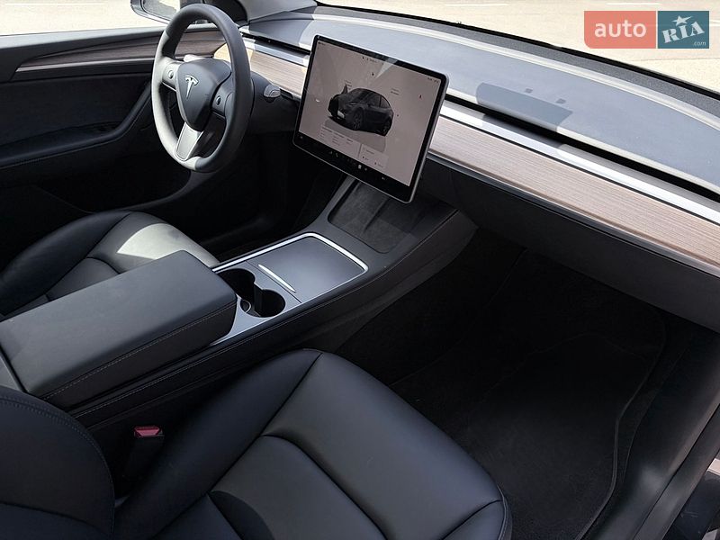 Внедорожник / Кроссовер Tesla Model Y 2024 в Киеве