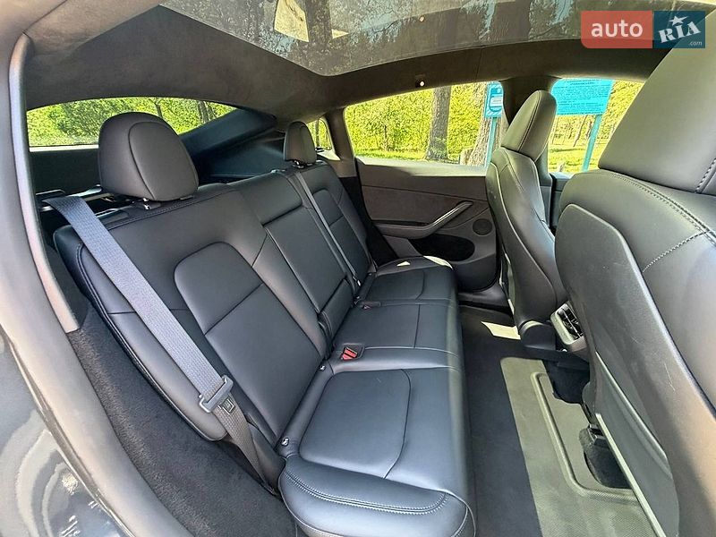 Позашляховик / Кросовер Tesla Model Y 2024 в Києві
