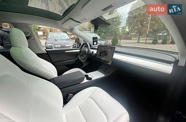 Позашляховик / Кросовер Tesla Model Y 2022 в Сторожинці
