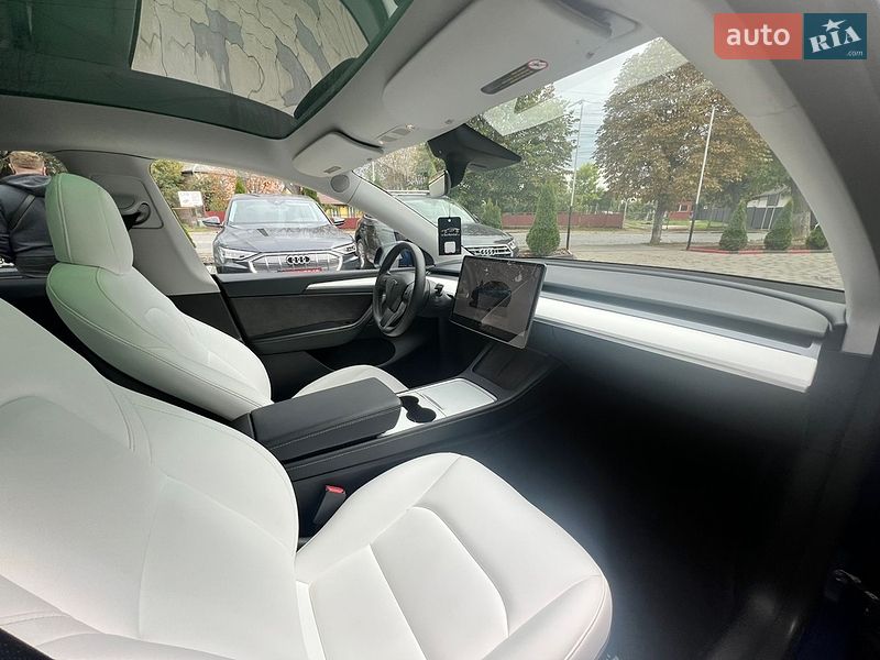 Позашляховик / Кросовер Tesla Model Y 2022 в Сторожинці