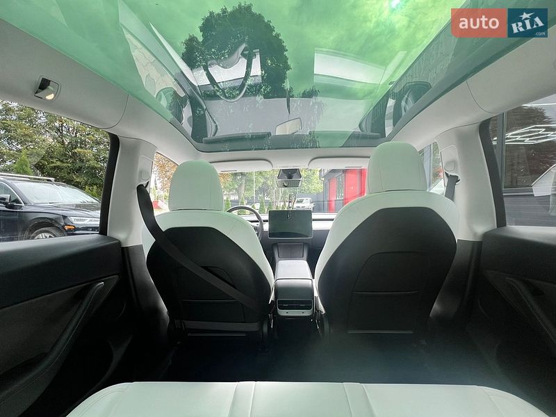 Позашляховик / Кросовер Tesla Model Y 2022 в Сторожинці