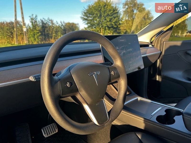 Внедорожник / Кроссовер Tesla Model Y 2021 в Львове