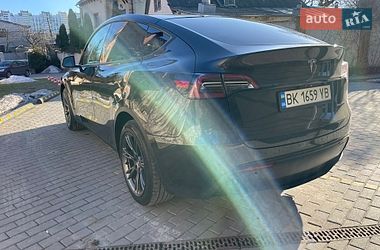 Позашляховик / Кросовер Tesla Model Y 2024 в Івано-Франківську
