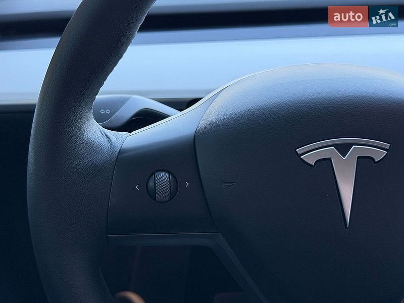 Внедорожник / Кроссовер Tesla Model Y 2023 в Стрые