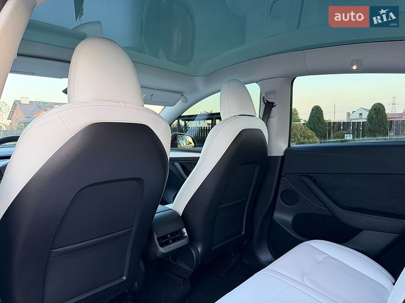 Внедорожник / Кроссовер Tesla Model Y 2023 в Стрые