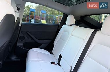 Внедорожник / Кроссовер Tesla Model Y 2023 в Стрые
