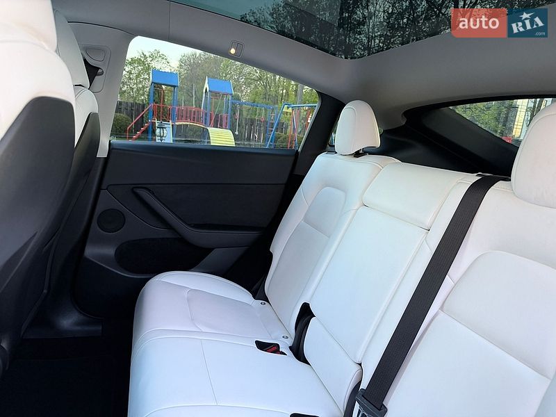 Внедорожник / Кроссовер Tesla Model Y 2023 в Стрые