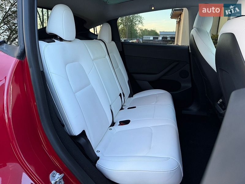 Внедорожник / Кроссовер Tesla Model Y 2023 в Стрые