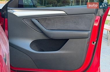 Внедорожник / Кроссовер Tesla Model Y 2023 в Стрые