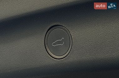 Внедорожник / Кроссовер Tesla Model Y 2023 в Стрые