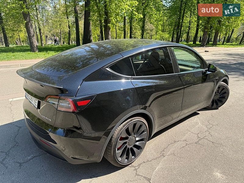 Позашляховик / Кросовер Tesla Model Y 2023 в Києві