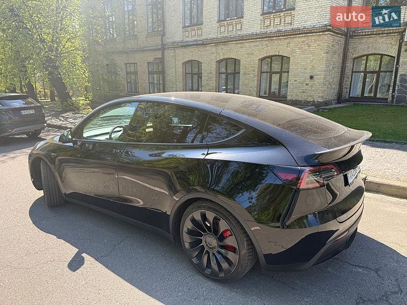 Позашляховик / Кросовер Tesla Model Y 2023 в Києві