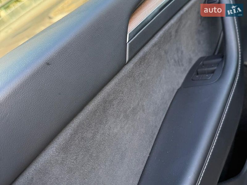 Позашляховик / Кросовер Tesla Model Y 2023 в Києві
