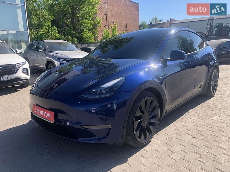 Внедорожник / Кроссовер Tesla Model Y 2023 в Полтаве