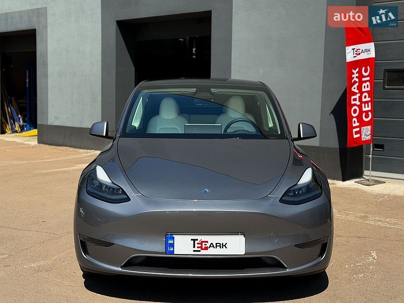 Внедорожник / Кроссовер Tesla Model Y 2024 в Киеве
