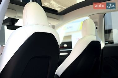 Внедорожник / Кроссовер Tesla Model Y 2024 в Киеве