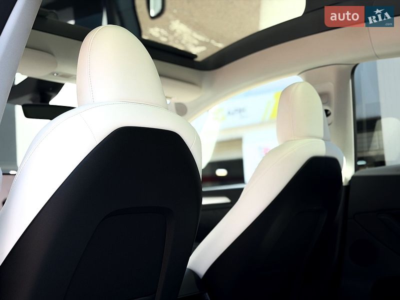 Внедорожник / Кроссовер Tesla Model Y 2024 в Киеве