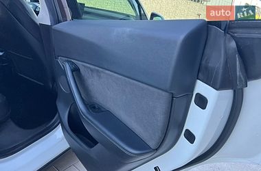 Позашляховик / Кросовер Tesla Model Y 2021 в Луцьку