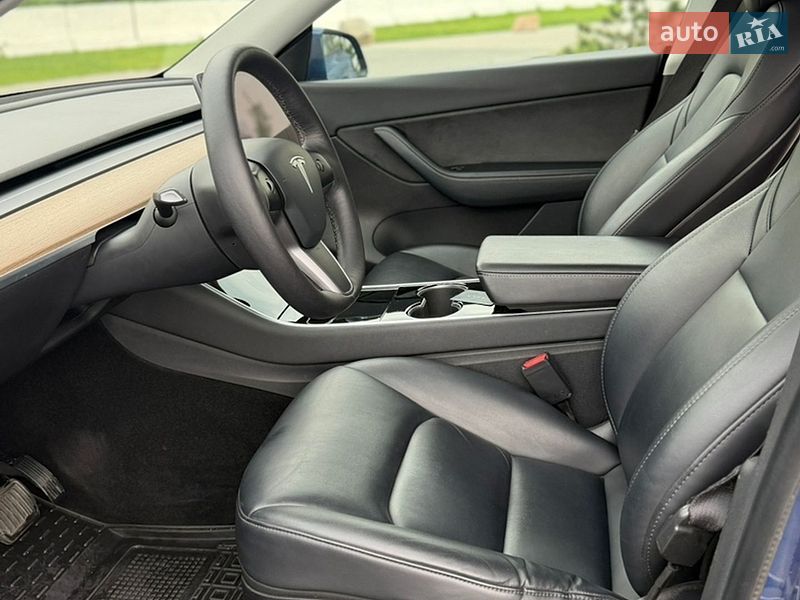 Внедорожник / Кроссовер Tesla Model Y 2021 в Луцке