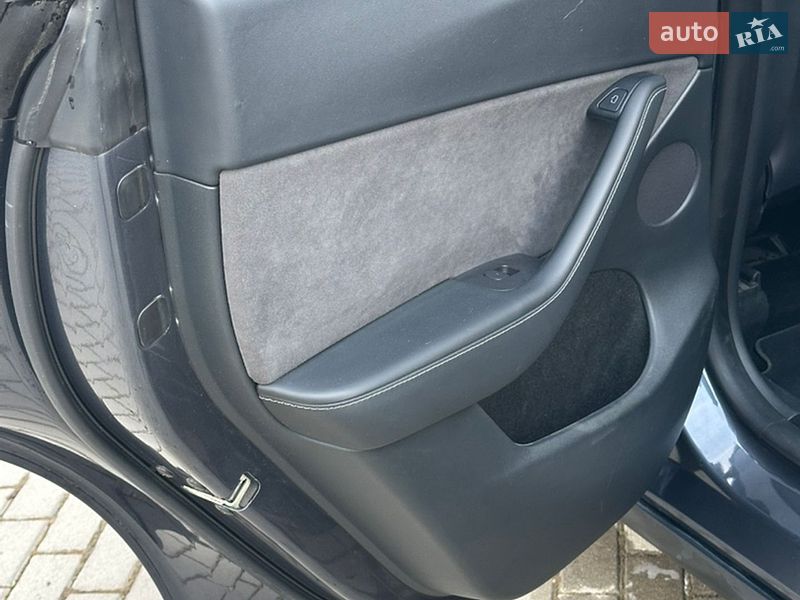 Внедорожник / Кроссовер Tesla Model Y 2023 в Ужгороде