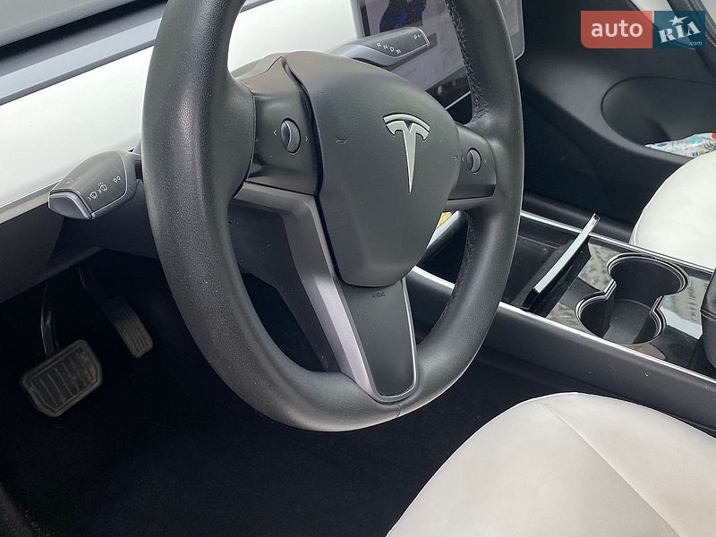 Позашляховик / Кросовер Tesla Model Y 2020 в Києві