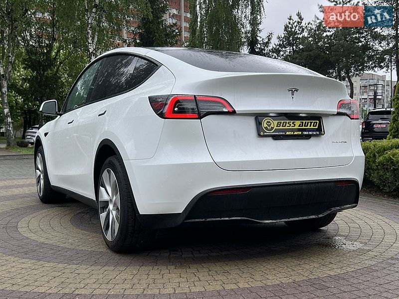 Внедорожник / Кроссовер Tesla Model Y 2023 в Львове