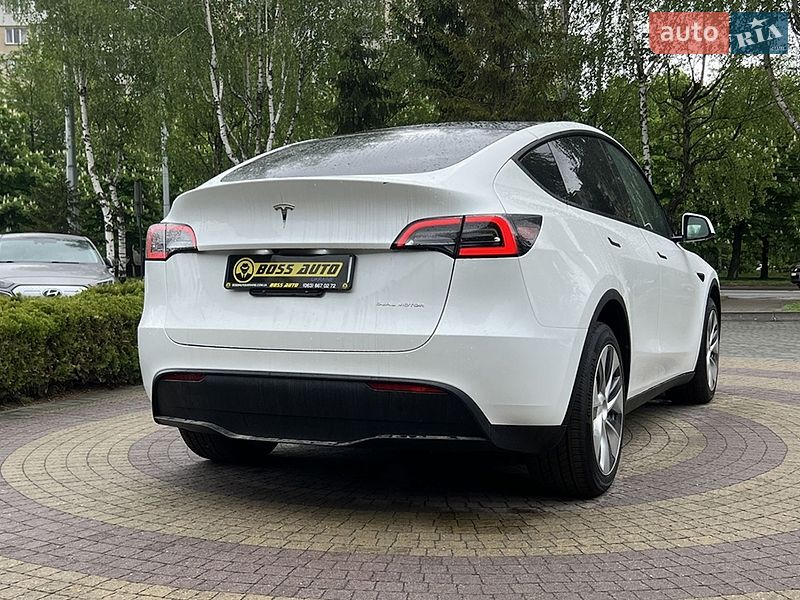 Внедорожник / Кроссовер Tesla Model Y 2023 в Львове
