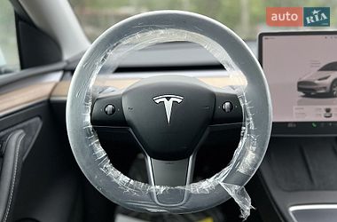 Внедорожник / Кроссовер Tesla Model Y 2023 в Львове