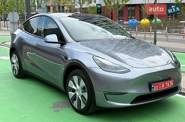 Позашляховик / Кросовер Tesla Model Y 2024 в Києві