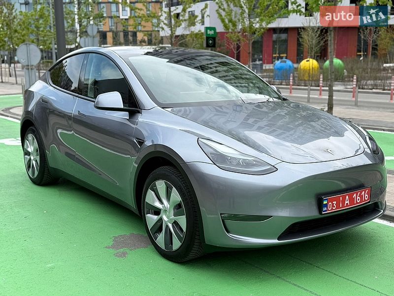 Позашляховик / Кросовер Tesla Model Y 2024 в Києві