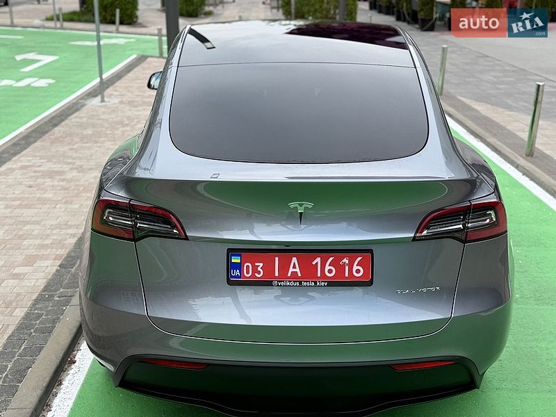 Позашляховик / Кросовер Tesla Model Y 2024 в Києві