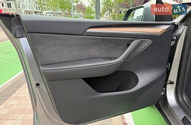 Позашляховик / Кросовер Tesla Model Y 2024 в Києві