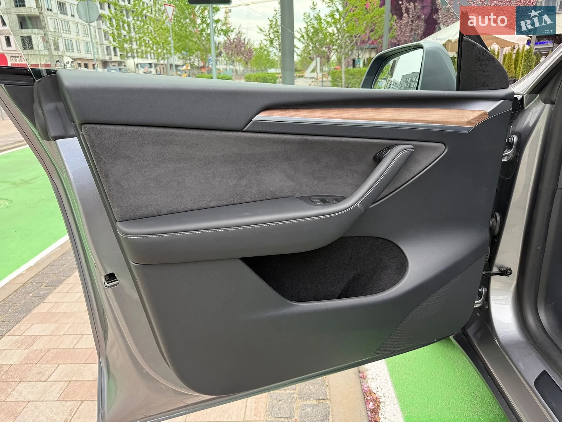 2024 Tesla Model Y - мініатюра 29