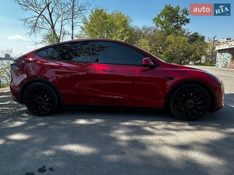 Внедорожник / Кроссовер Tesla Model Y 2023 в Днепре