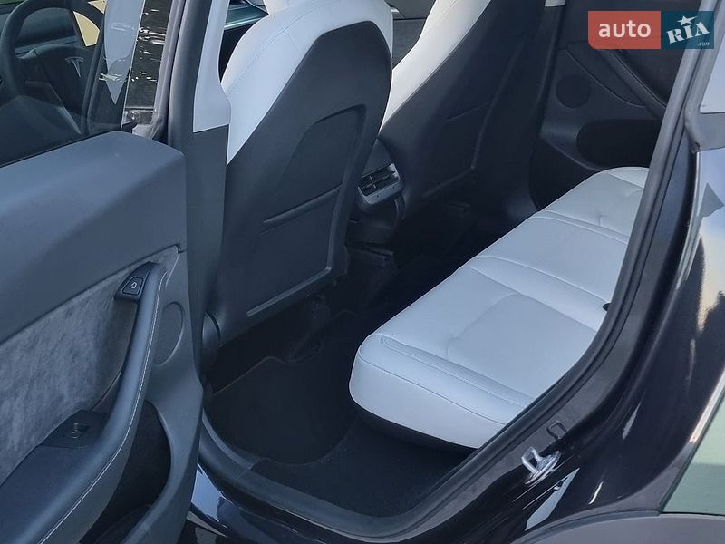 Внедорожник / Кроссовер Tesla Model Y 2024 в Днепре