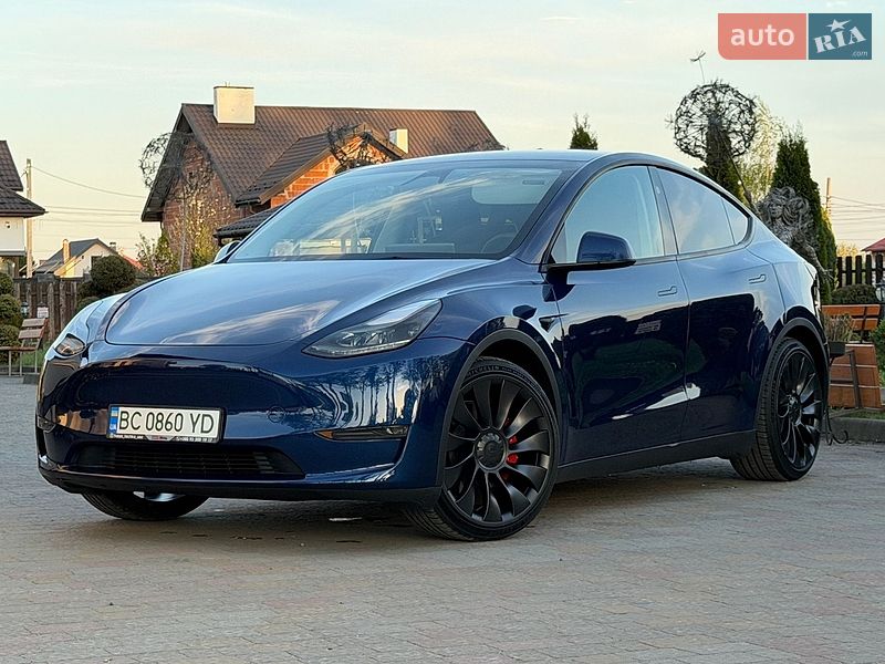 Внедорожник / Кроссовер Tesla Model Y 2024 в Стрые