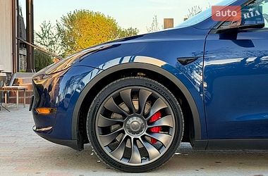 Внедорожник / Кроссовер Tesla Model Y 2024 в Стрые