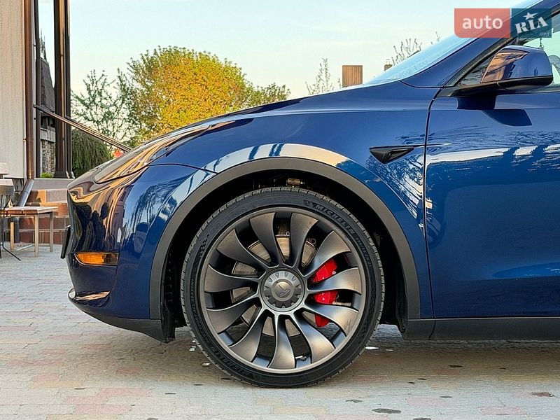 Внедорожник / Кроссовер Tesla Model Y 2024 в Стрые