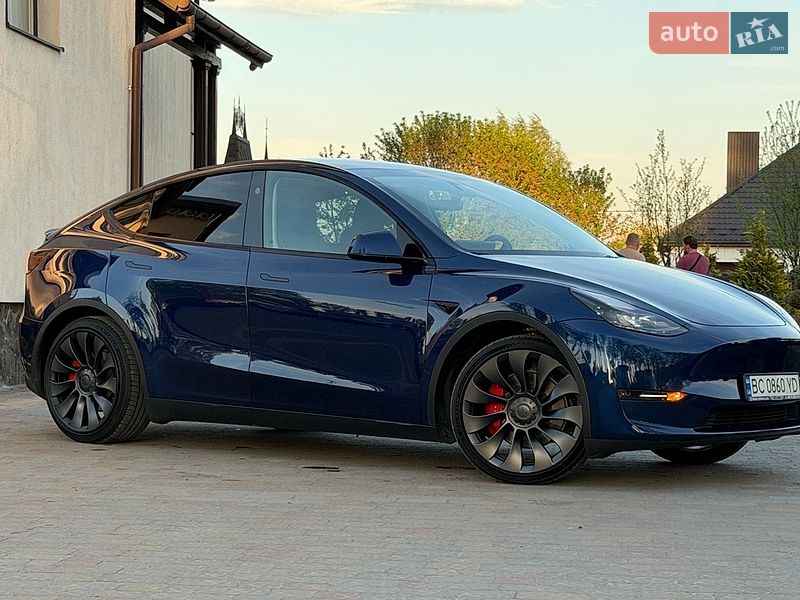Внедорожник / Кроссовер Tesla Model Y 2024 в Стрые