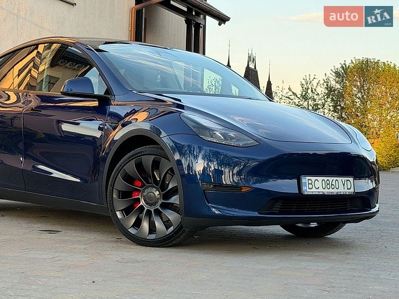 Внедорожник / Кроссовер Tesla Model Y 2024 в Стрые