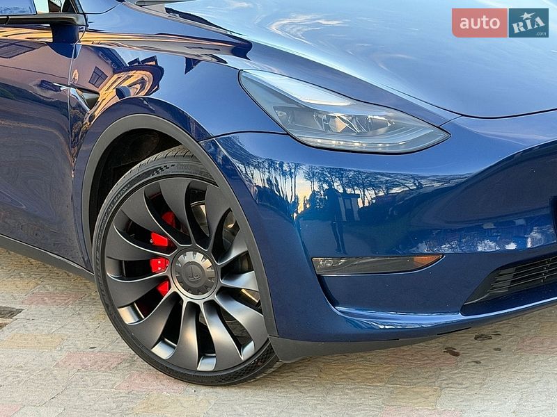 Внедорожник / Кроссовер Tesla Model Y 2024 в Стрые