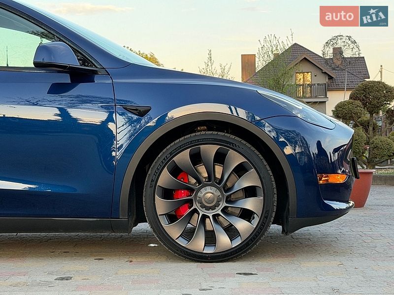 Внедорожник / Кроссовер Tesla Model Y 2024 в Стрые