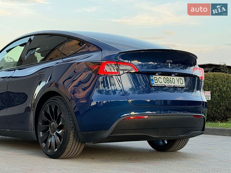 Внедорожник / Кроссовер Tesla Model Y 2024 в Стрые
