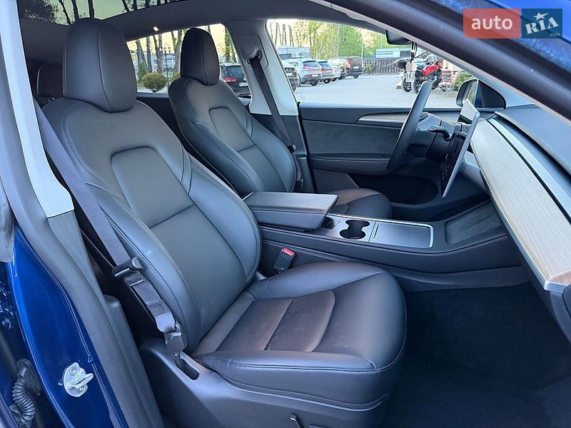 Внедорожник / Кроссовер Tesla Model Y 2024 в Стрые