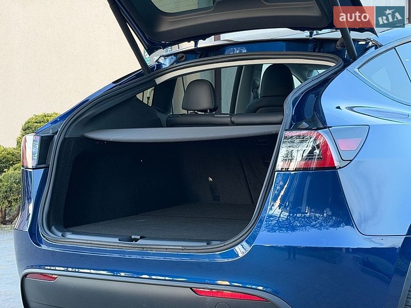 Внедорожник / Кроссовер Tesla Model Y 2024 в Стрые